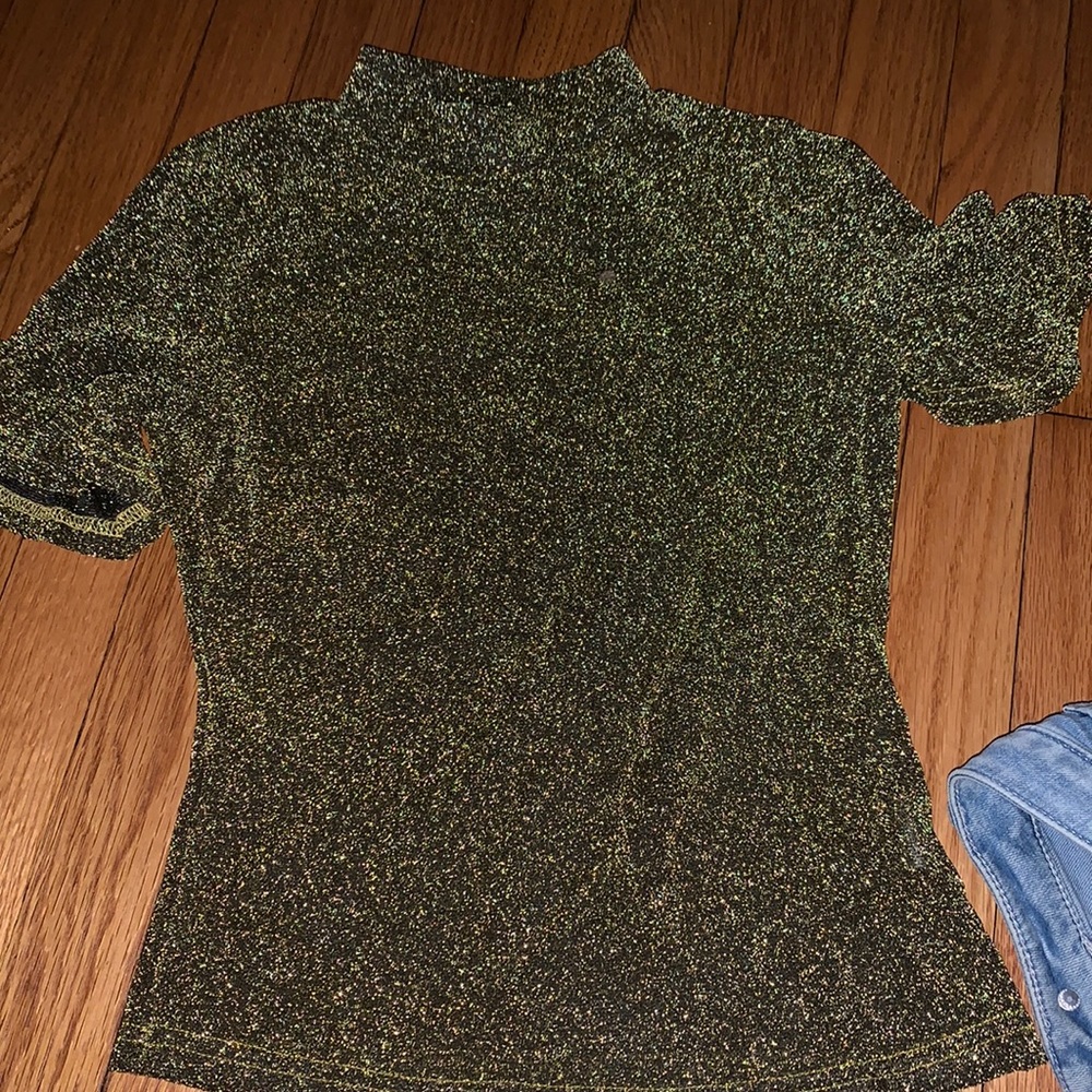 Women’s Gold Top